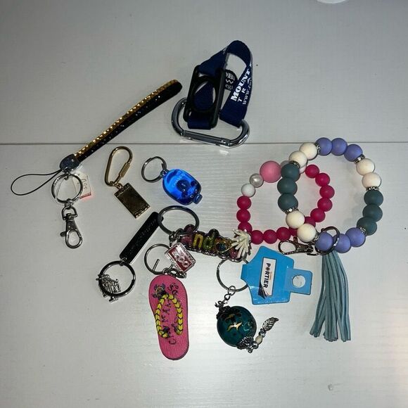 Keychain Lot Of 10 New-Preowned Bundle Keyring Resellers Flea market Collectors - Picture 1 of 6